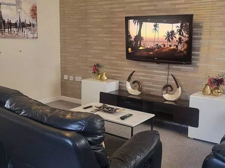 Residenssi Bolton 2bedroom 2bathroom Parking