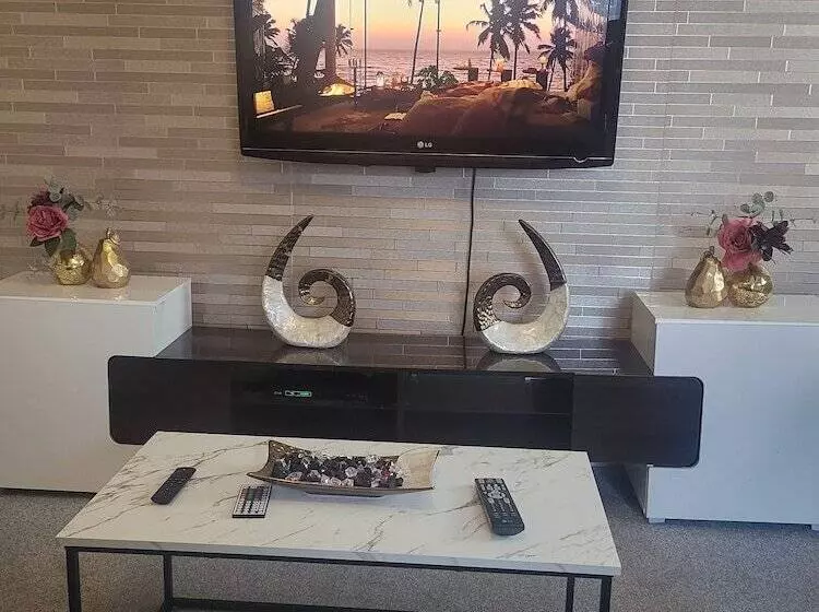 Residenssi Bolton 2bedroom 2bathroom Parking