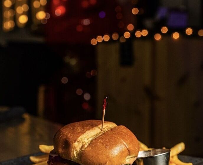 Road House Hotel & Rv Park