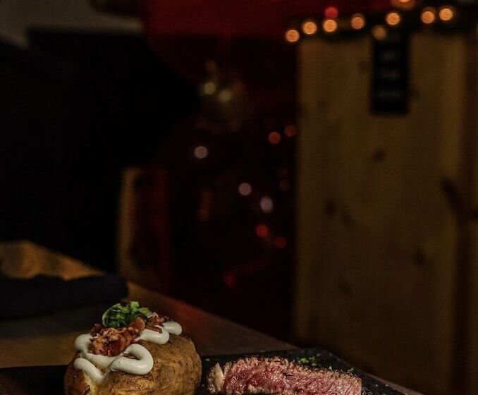 Road House Hotel & Rv Park