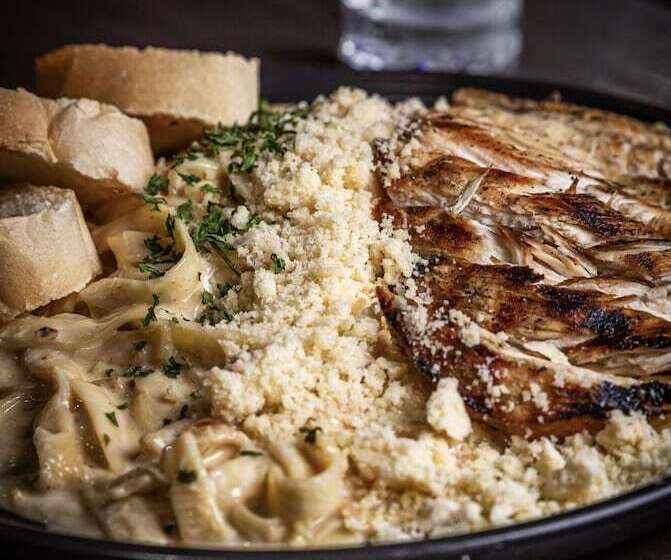 Road House Hotel & Rv Park