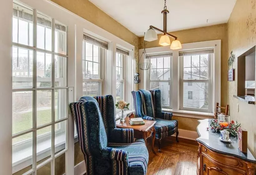 St Petersburg Cottage W/ Porch, 2 Mi To Foxburg!