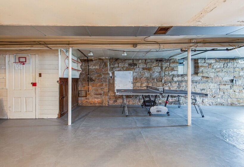 St Petersburg Cottage W/ Porch, 2 Mi To Foxburg!