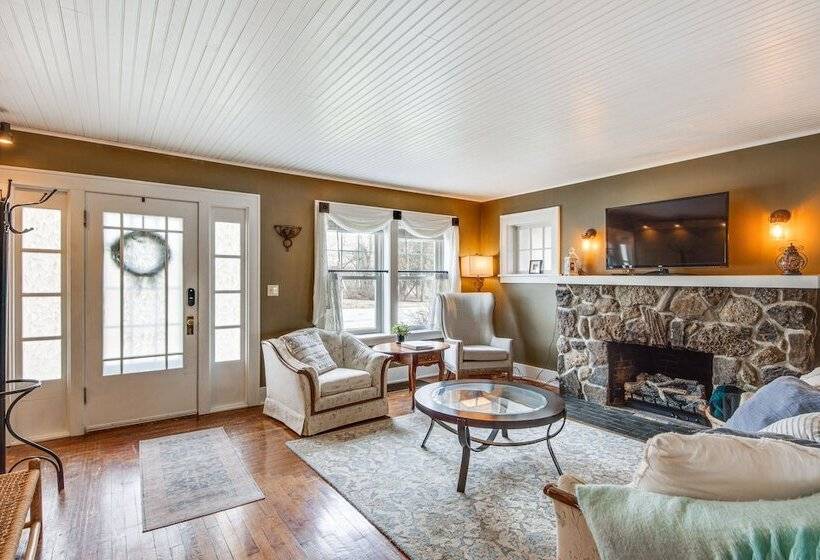 St Petersburg Cottage W/ Porch, 2 Mi To Foxburg!