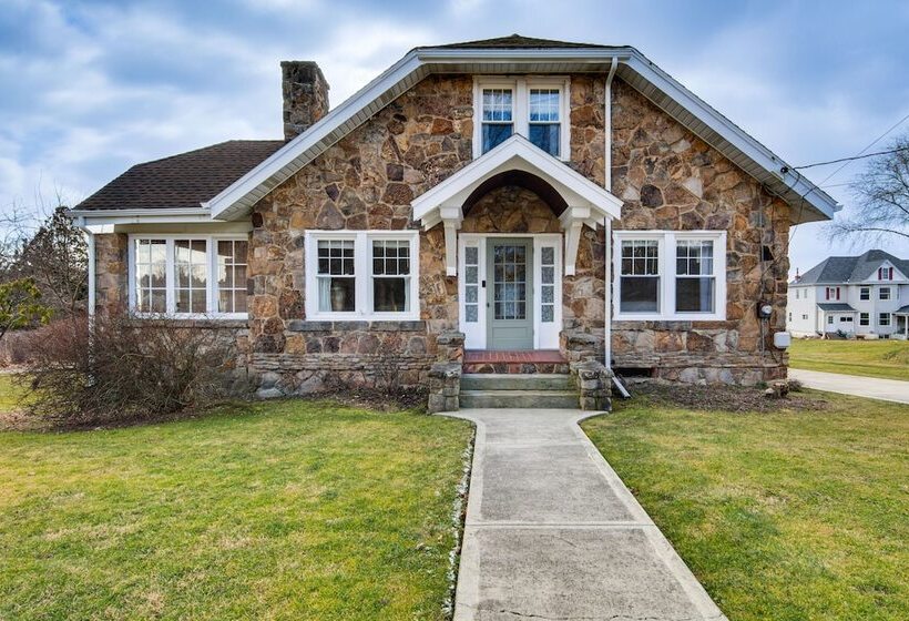 St Petersburg Cottage W/ Porch, 2 Mi To Foxburg!