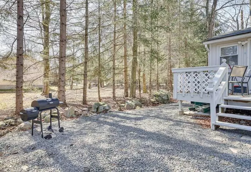 Stylish Tobyhanna Home W/ Fire Pit + Lake Access!