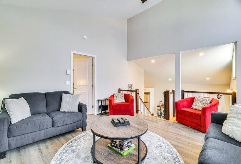 Stylish Tobyhanna Home W/ Fire Pit + Lake Access!