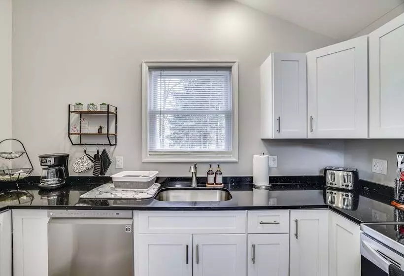 Stylish Tobyhanna Home W/ Fire Pit + Lake Access!