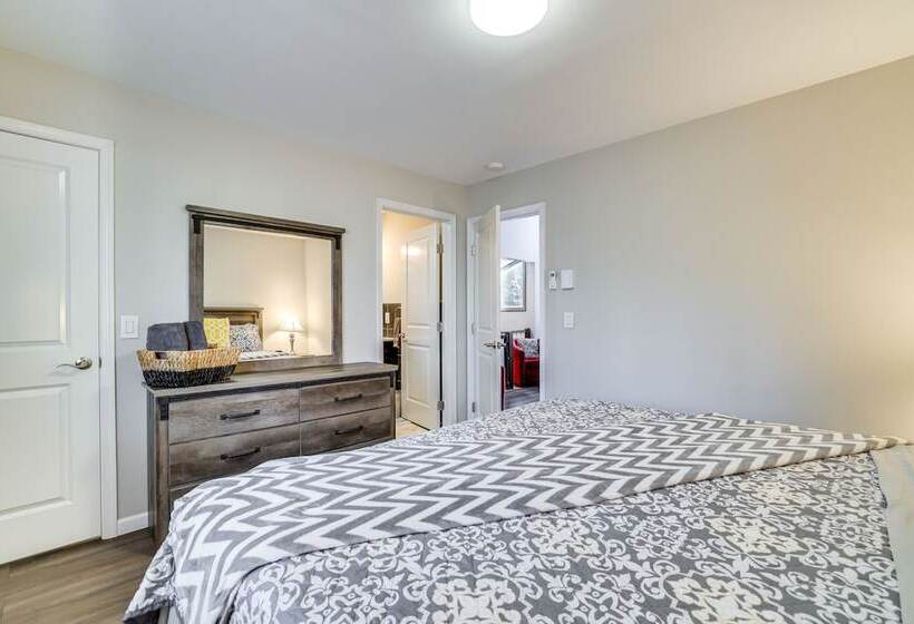 Stylish Tobyhanna Home W/ Fire Pit + Lake Access!