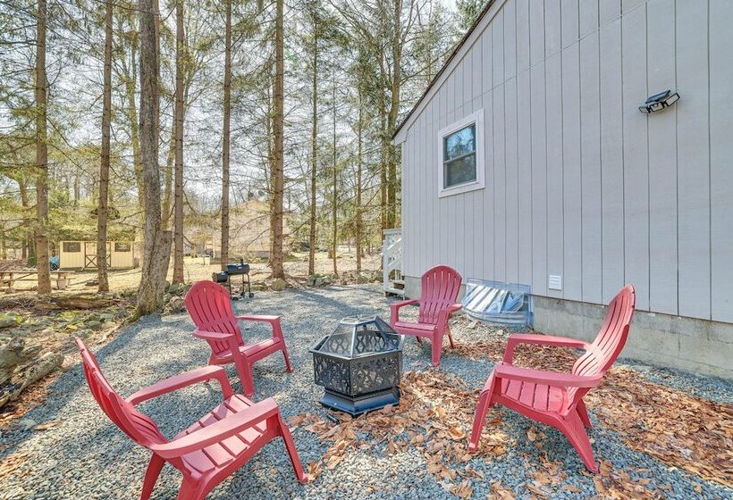 Stylish Tobyhanna Home W/ Fire Pit + Lake Access!