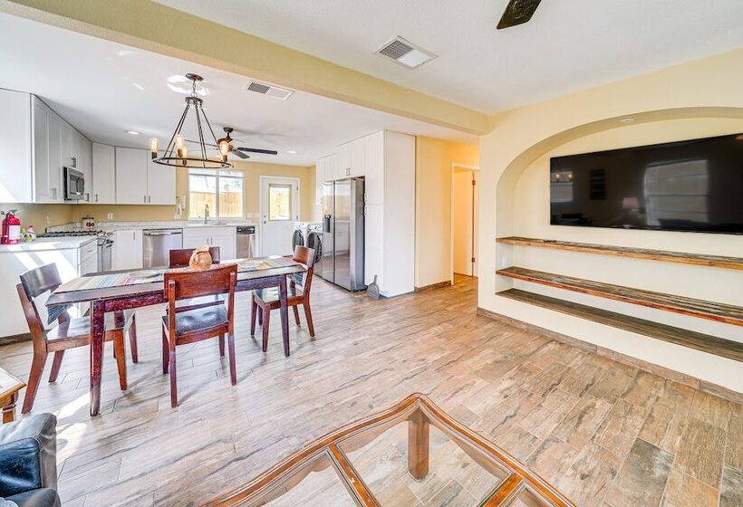 Sunny San Antonio Home Near Downtown: Pets Welcome