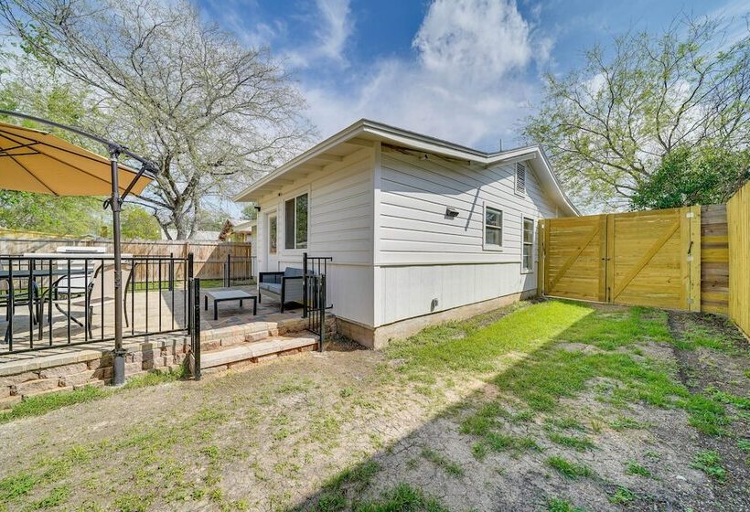 Sunny San Antonio Home Near Downtown: Pets Welcome