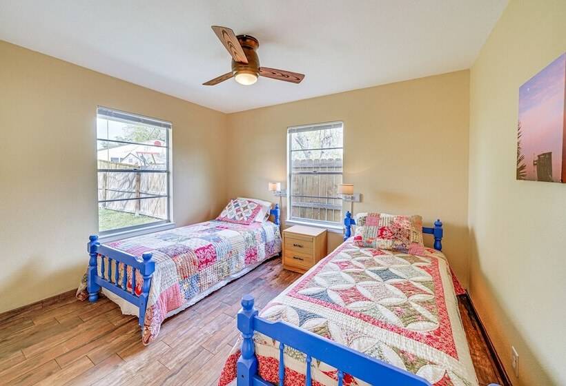 Sunny San Antonio Home Near Downtown: Pets Welcome