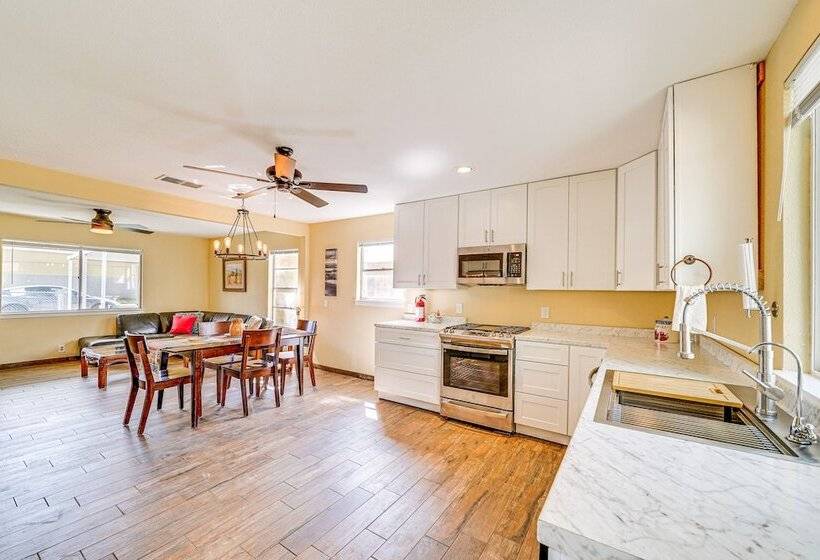 Sunny San Antonio Home Near Downtown: Pets Welcome