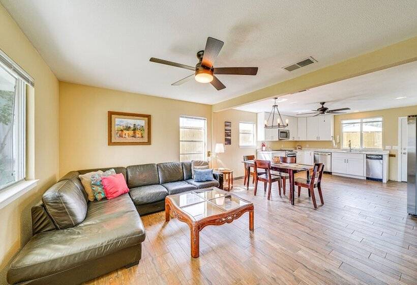 Sunny San Antonio Home Near Downtown: Pets Welcome