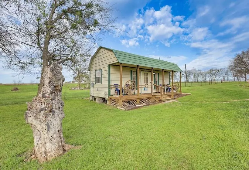 14 Acres W/ Pond Access: Farmhouse In Temple!