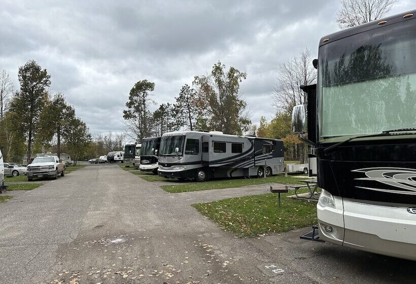 Trails Inn Quadna Mountain Motel & Rv Park