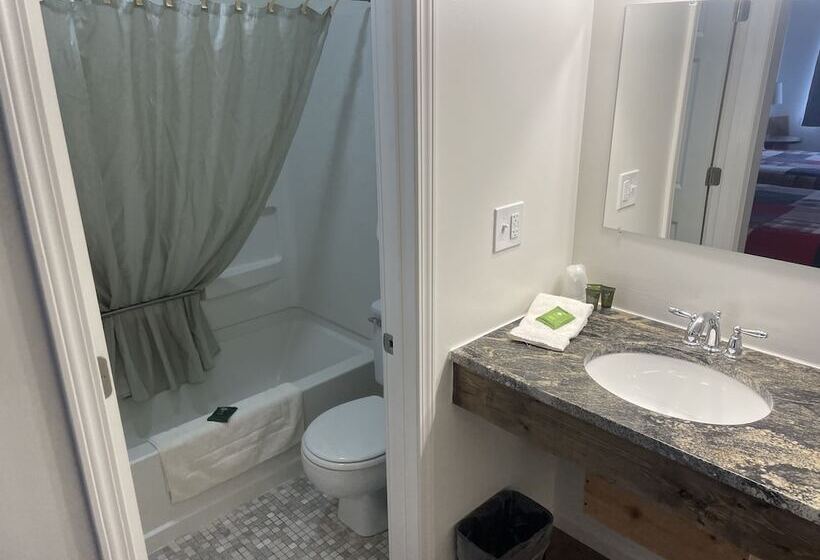 Trails Inn Quadna Mountain Motel & Rv Park