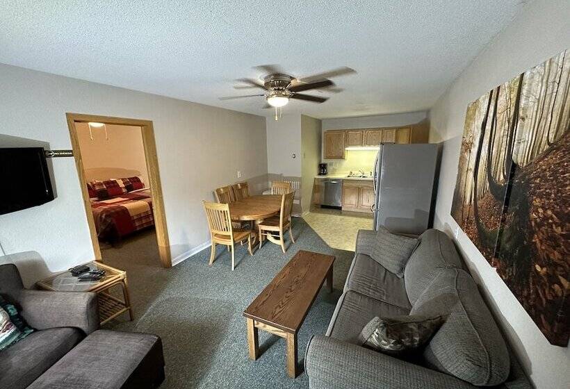 Trails Inn Quadna Mountain Motel & Rv Park