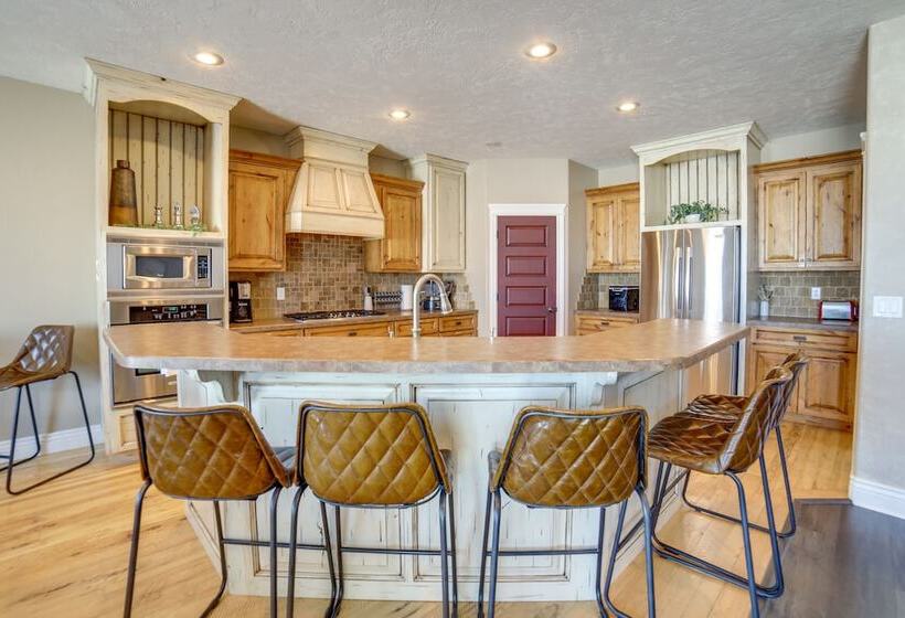 Rigby Home W/ Game Room & Fire Pit