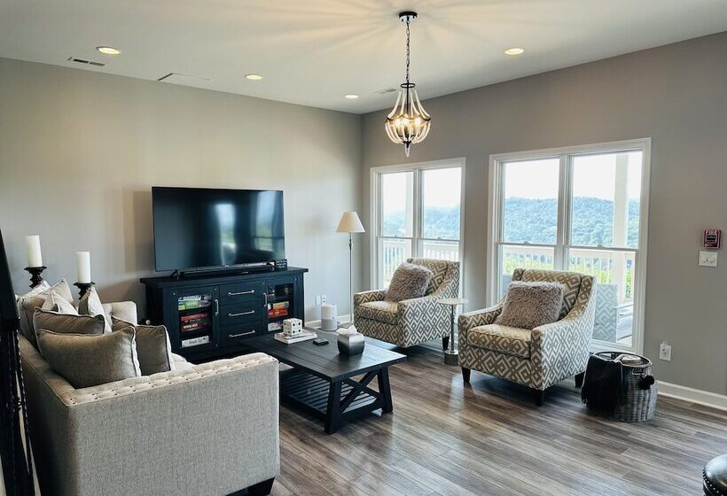 ベッドアンドブレックファースト Lilly Valley Inn