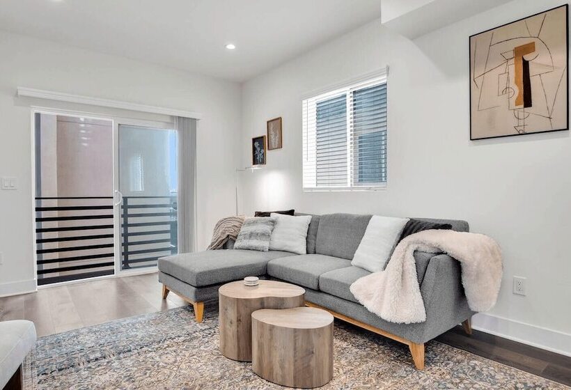 Downtown Delight By Avantstay 10min To Staples