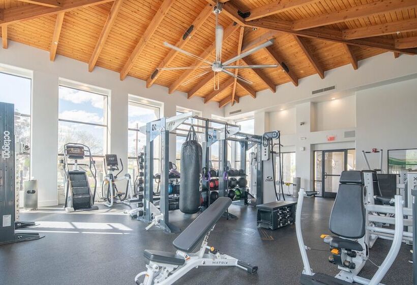 Golf View Oasis: Serenity + Tranquility + Walkability 244