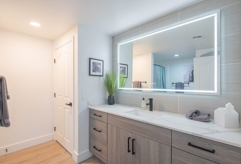 Golf View Oasis: Serenity + Tranquility + Walkability 244