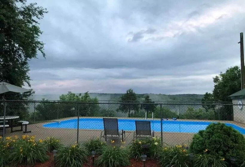 Hotelli Carlton Marion Inn