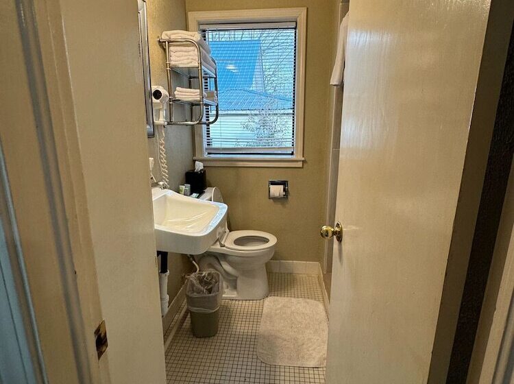 فندق Carlton Marion Inn