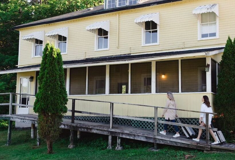 Отель Kenney Rideau