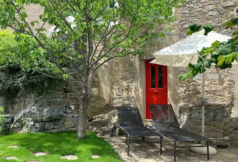 Hotelli Medieval Mountain Oasis With A Private Garden And Incredible Mountain View