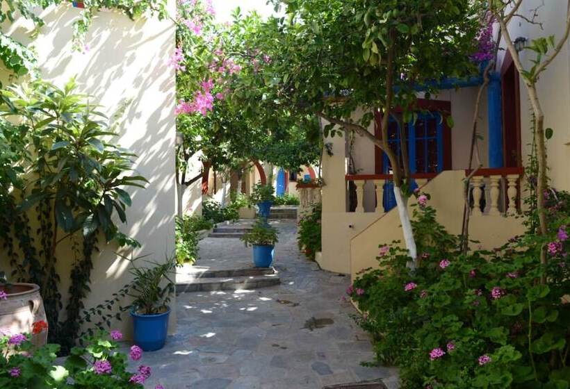 בית מלון כפרי Palm Bay By Estia