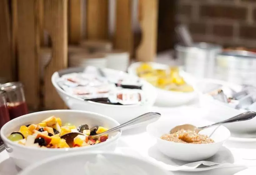 Hotelli Project June