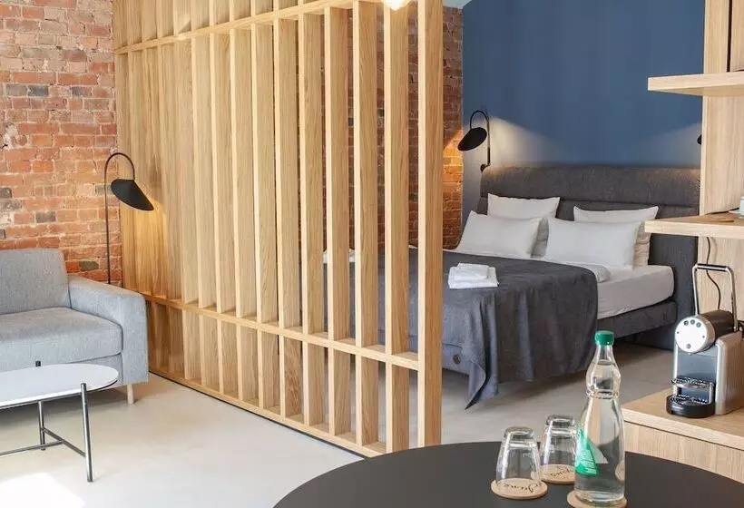 Hotelli Project June