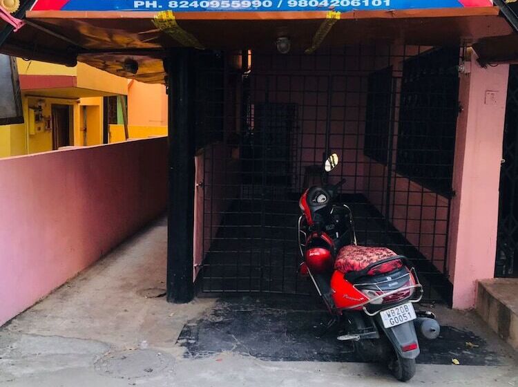 ホテル Biswabani Guest House