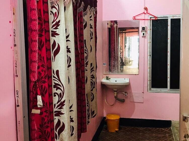 ホテル Biswabani Guest House