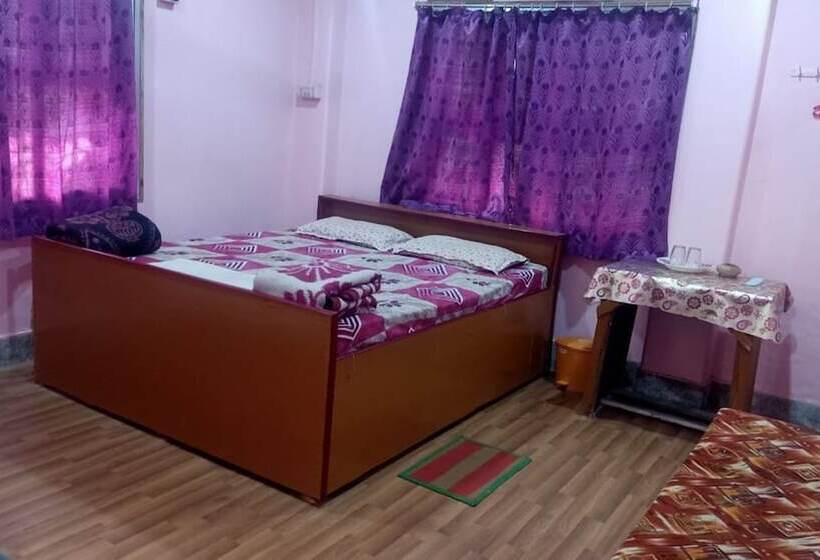 ホテル Biswabani Guest House