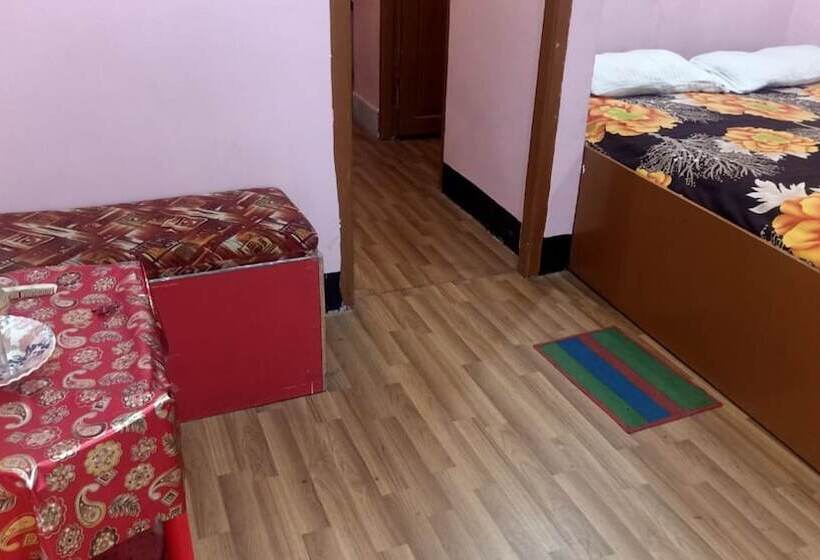 ホテル Biswabani Guest House