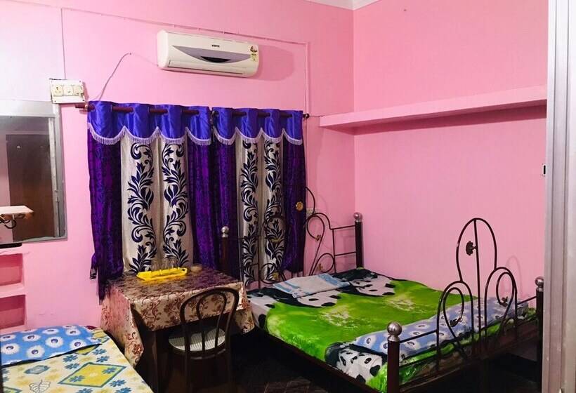 ホテル Biswabani Guest House