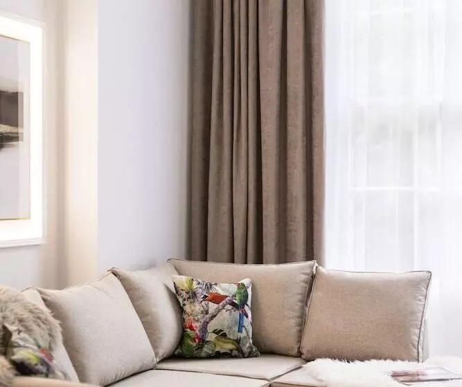 هتل Tanner Row Suites