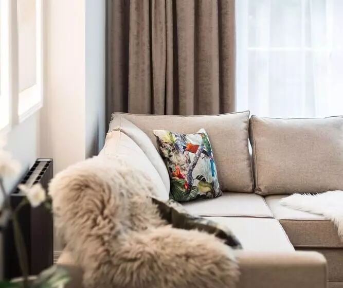 هتل Tanner Row Suites