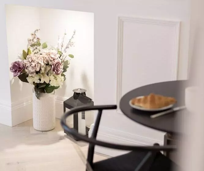 هتل Tanner Row Suites