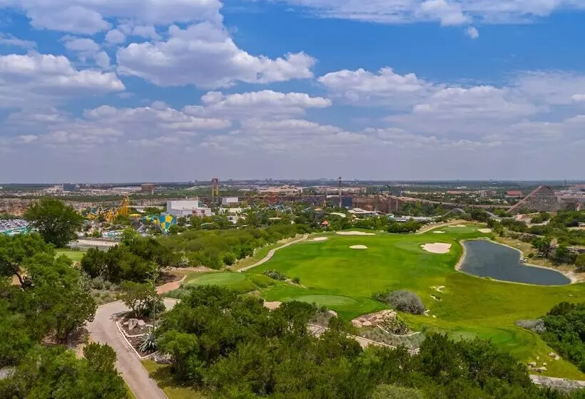 Villas At La Cantera Resort & Spa