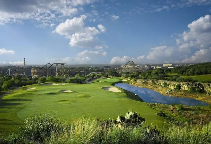 Villas At La Cantera Resort & Spa