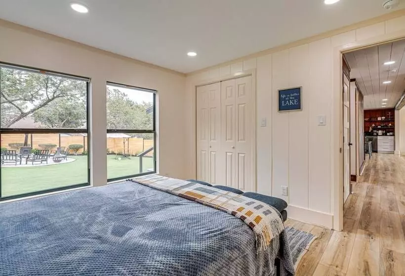 Lago Vista Home W/ Putting Green, Pool, & Jacuzzi