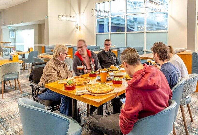 Late Rooms At North Devon Resort