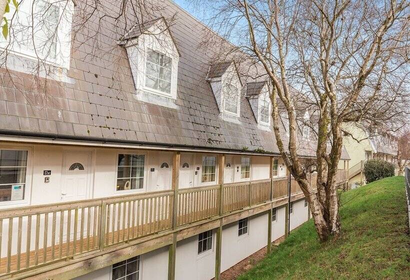 Late Rooms At North Devon Resort