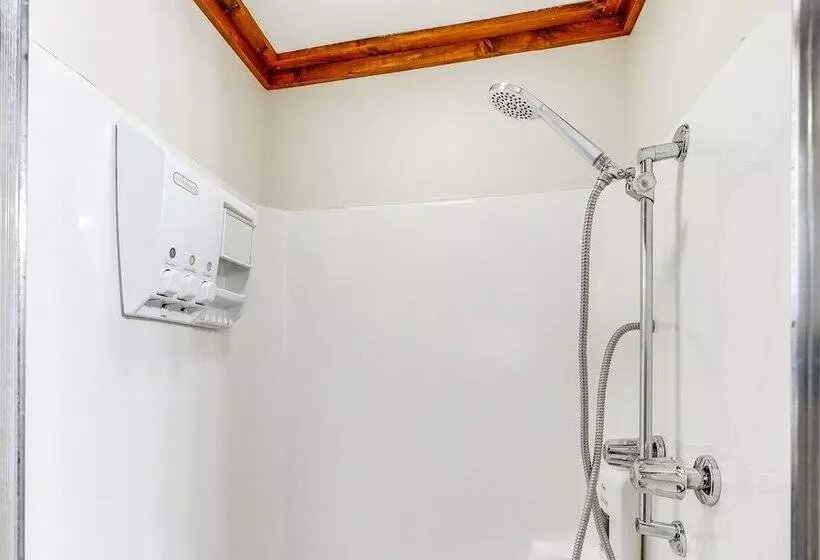 Michigan Log Cabin W/ Pere Marquette River Views