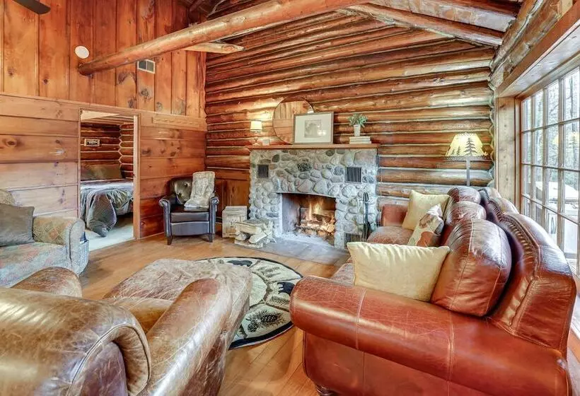 Michigan Log Cabin W/ Pere Marquette River Views